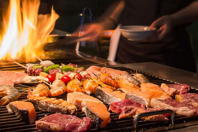 Buffet ngon hấp dẫn tại nhà hàng