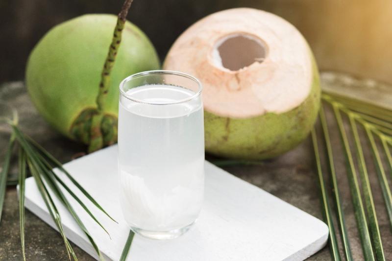 Chất xơ có trong dừa sẽ tạo ra cảm giác no lâu, hạn chế cơn thèm ăn
