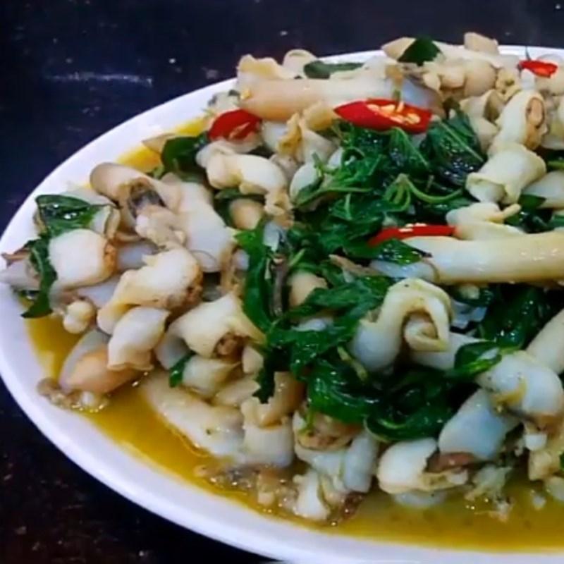 Ốc móng tay xào lá quế