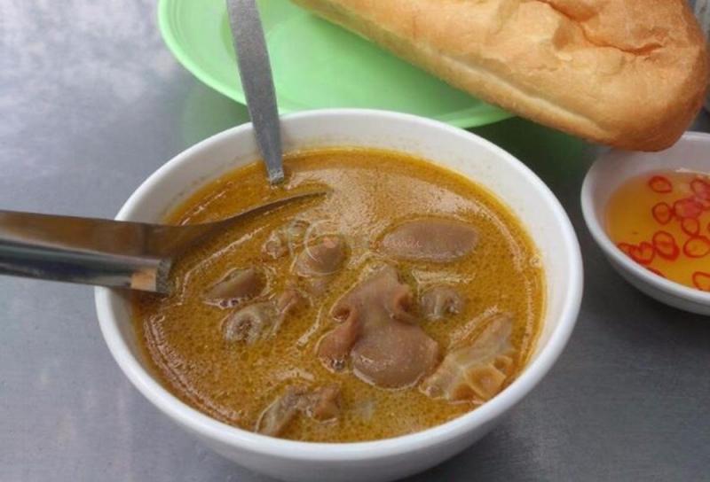 Phá Lấu Bò - Bà Hạt - Quán phá lấu hấp dẫn nhất với giới trẻ tại Sài Gòn