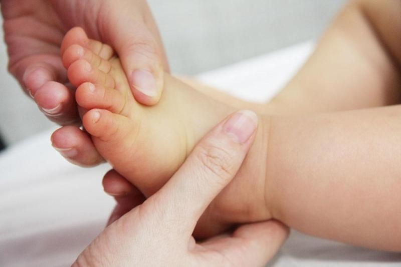 Phát hiện vàng da sơ sinh bằng cách nào?