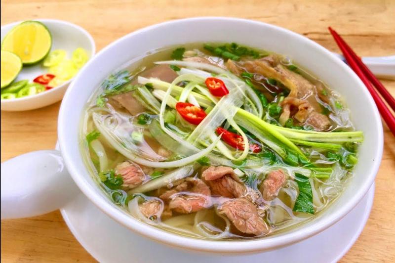 Bát phở đầy ắp thơm ngon vô cùng