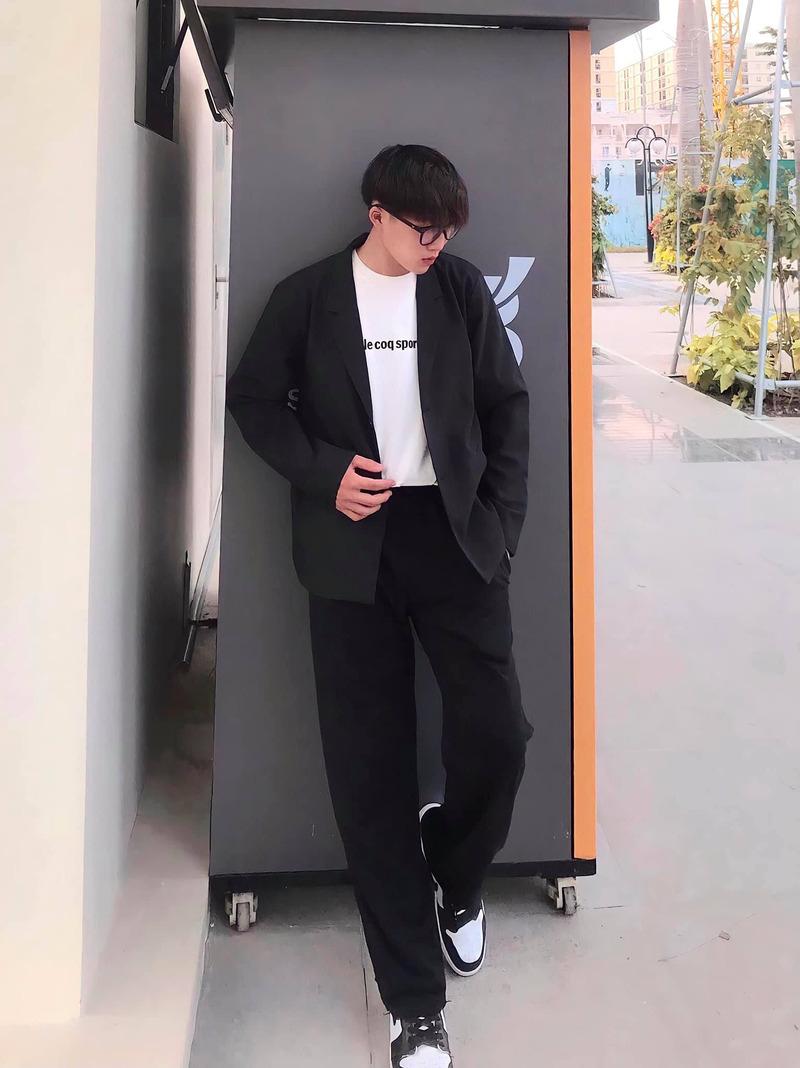 Phối áo blazer nam với áo thun