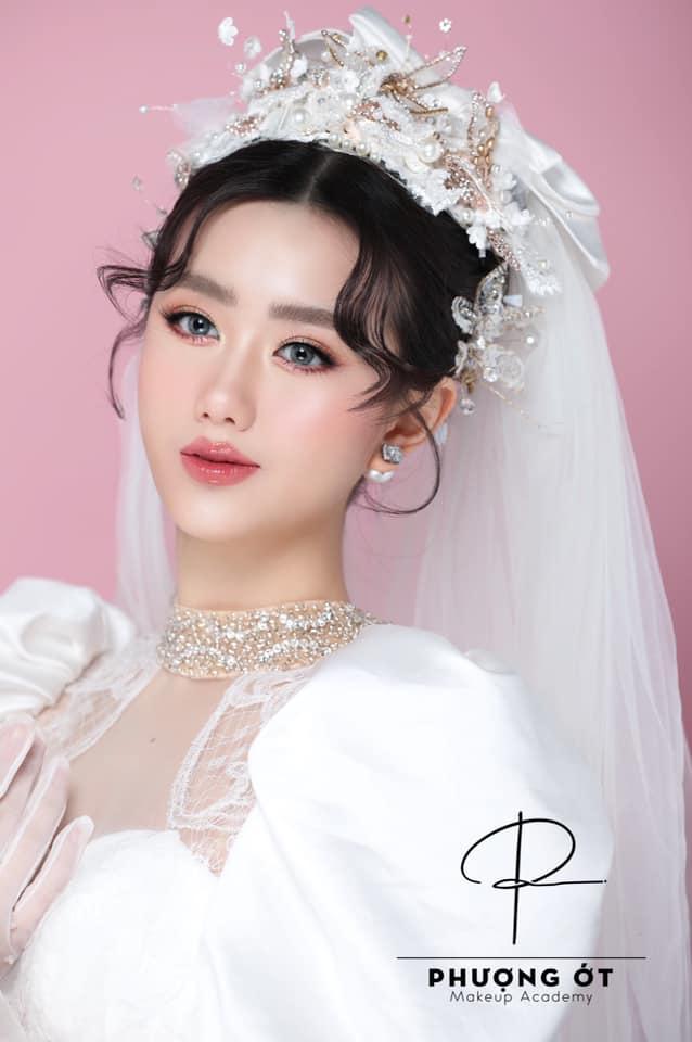 Phượng Ớt Makeup