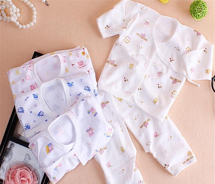 Quần áo dài tay mềm mại cho bé