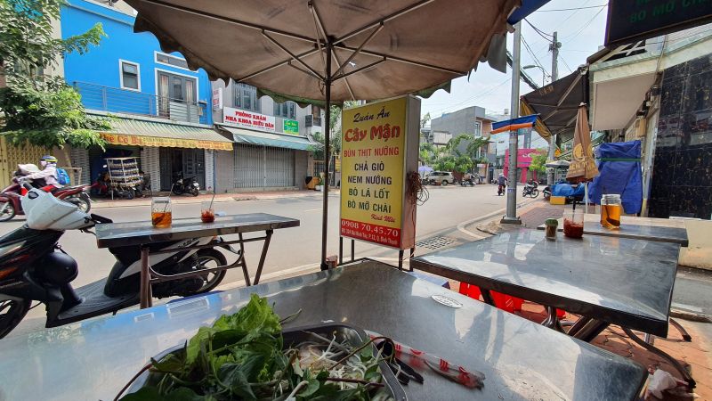 Quán Bún Thịt Nướng Cây Mận