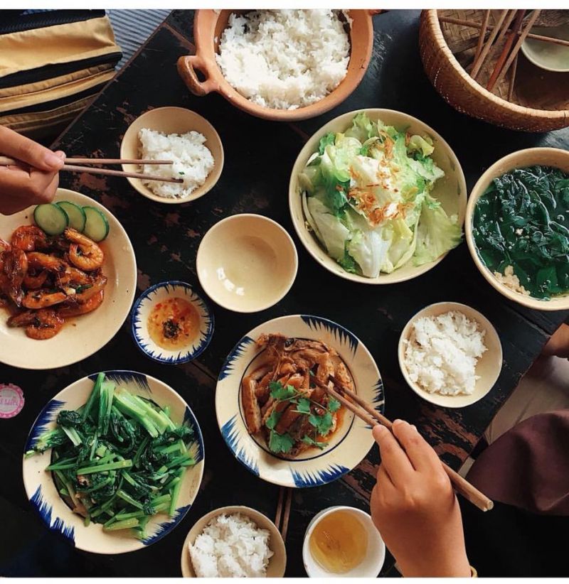 Quán Cơm Ngày Ba Bữa