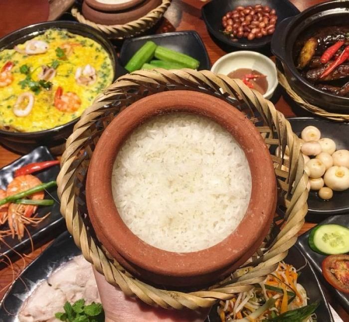 Cơm Niêu Tuyết Mai
