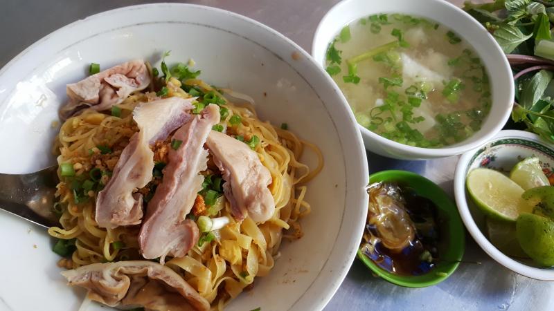 Quán mì cá - bò kho Nguyễn Tiểu La