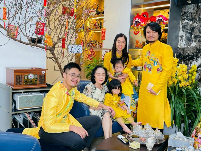Quan tâm gia đình bên vợ