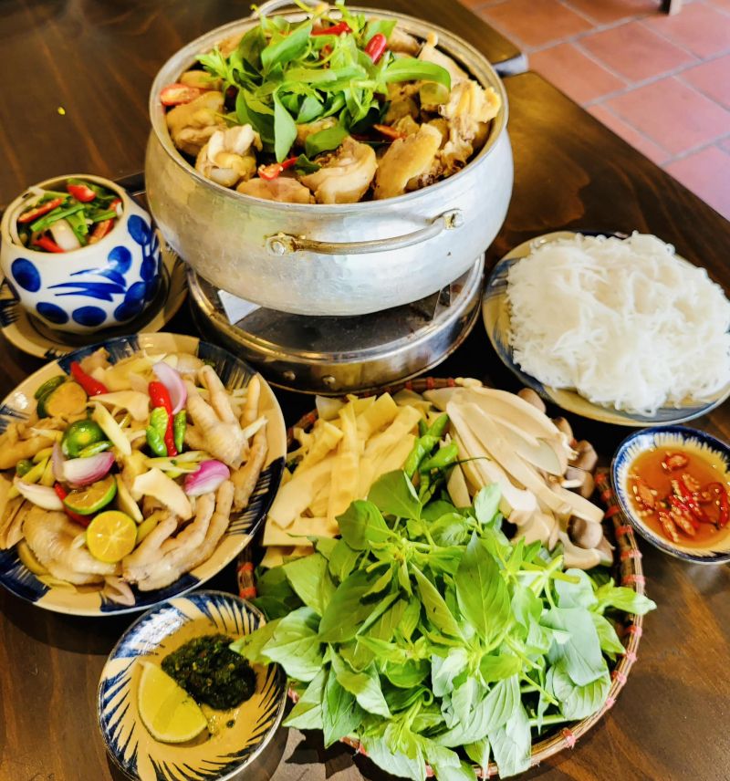 Quán Xứ Nẫu