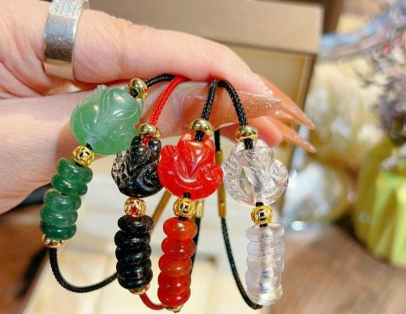 Vòng tay chiêu tài lộc, hút tình duyên tại Quanh Style shop