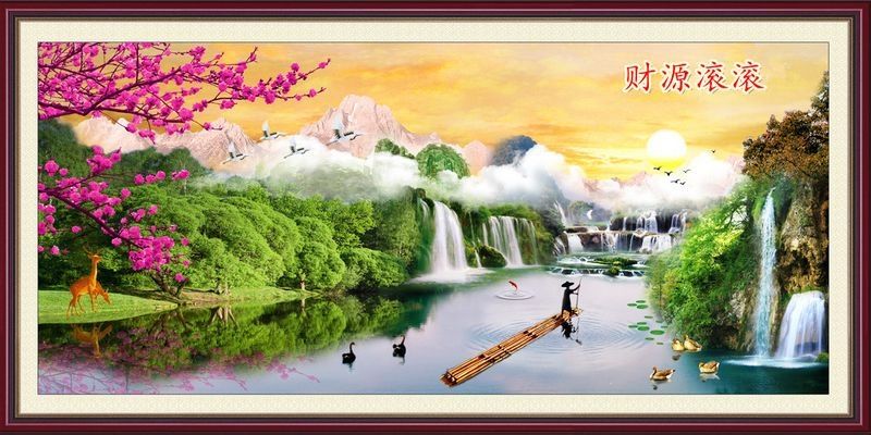 Tranh chữ thập tại Queen Shop