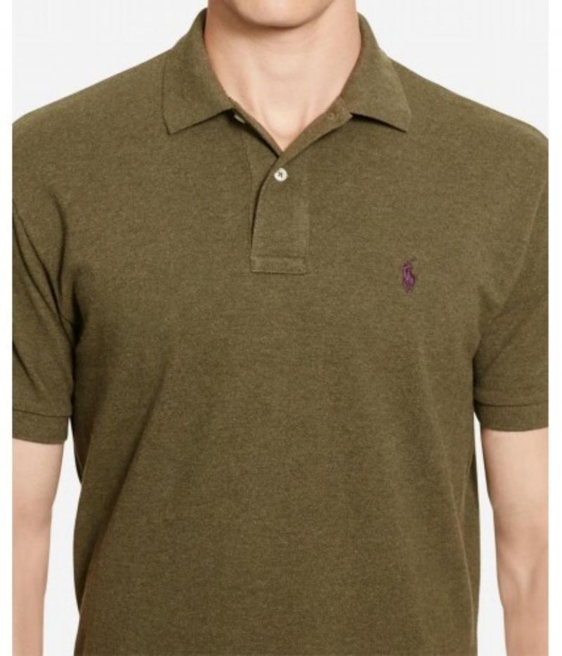 Mẫu áo Polo nam là biểu tượng của hãng với hình logo hình vận động viên chơi Polo được in nhỏ bên ngực trái
