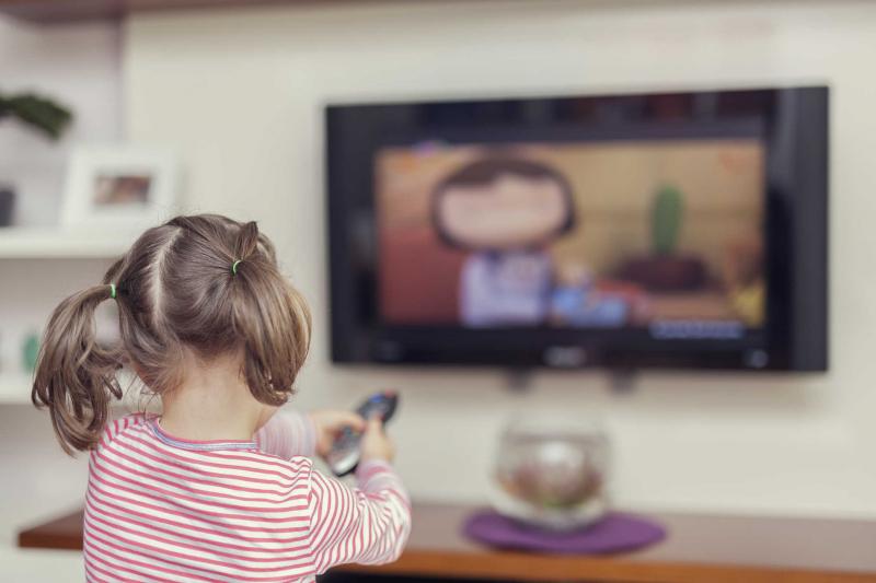 Remote điều khiển cũng là vật dễ mang mầm bệnh