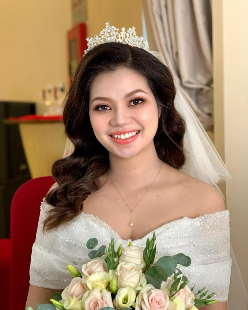 Rita Vu Make up