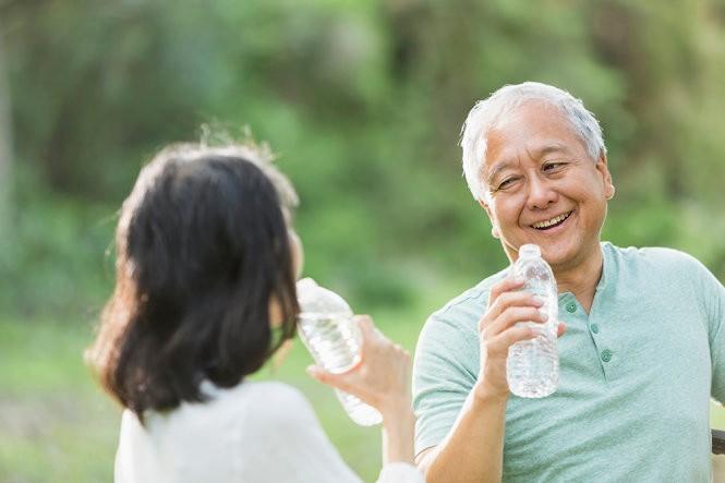 Uống nước trước khi ăn