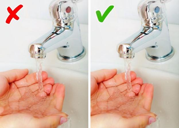 Rửa tay bằng nước nóng
