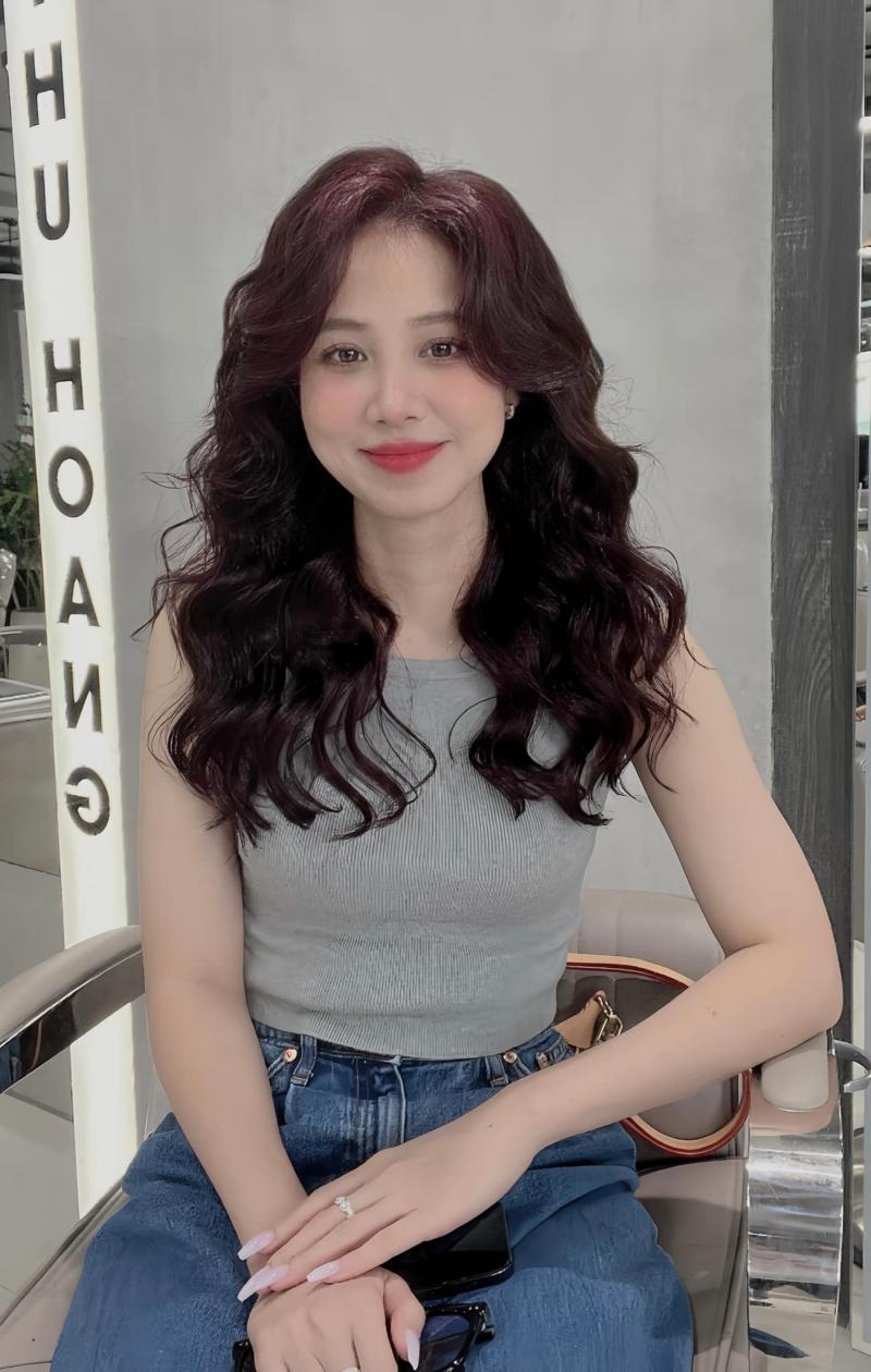 Salon Thư Hoàng