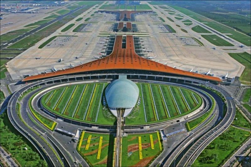 Nhìn từ trên cao, sân bay có hình dáng con rồng đang bay