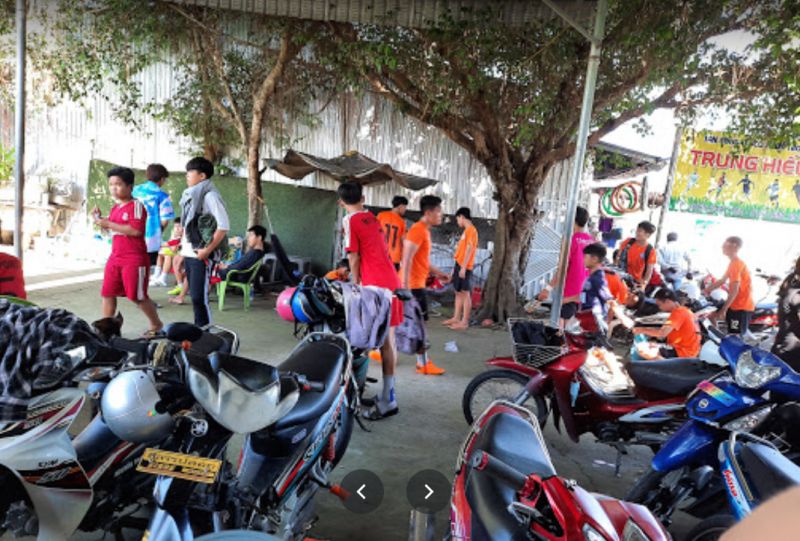 Sân bóng đá Trung Hiếu