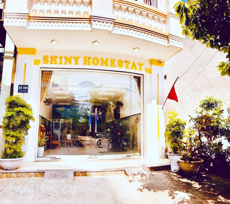 Shiny Homestay