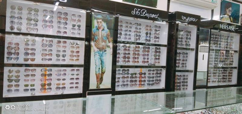Các mẫu kính được trưng bày tại shop