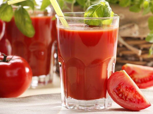 Sinh tố cà chua kết hợp với dưa chuột và dứa