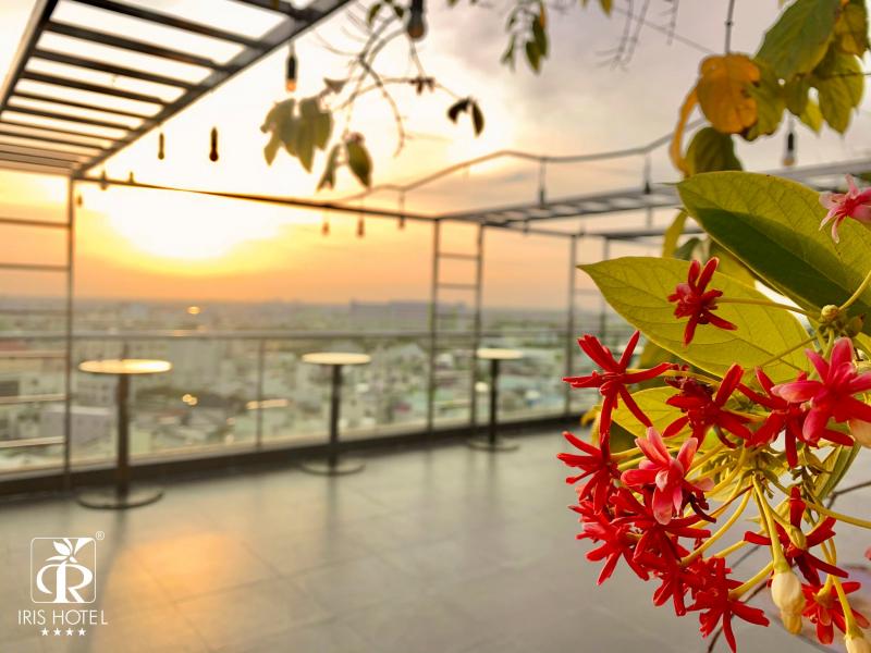 Không gian lãng mạn của Iris Sky Bar