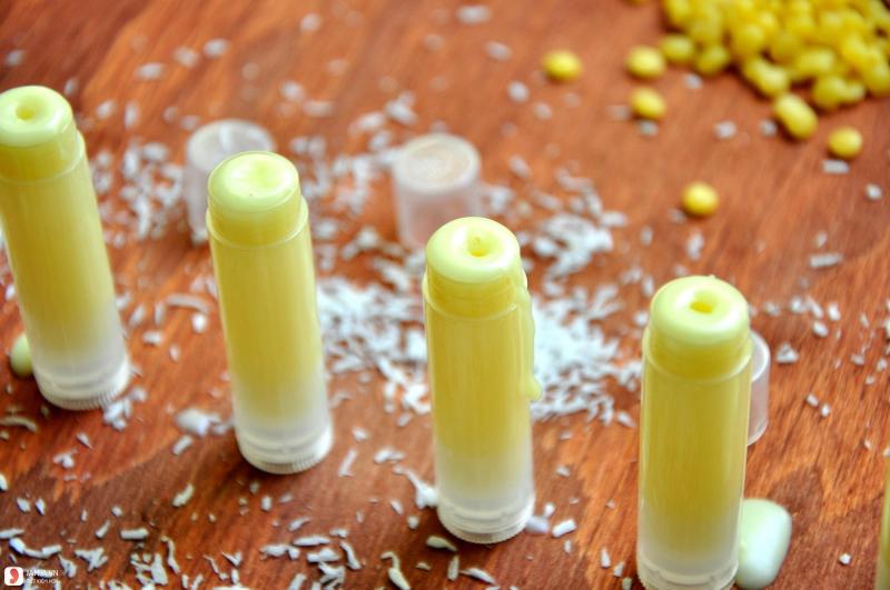 Thỏi son dưỡng ẩm từ dừa