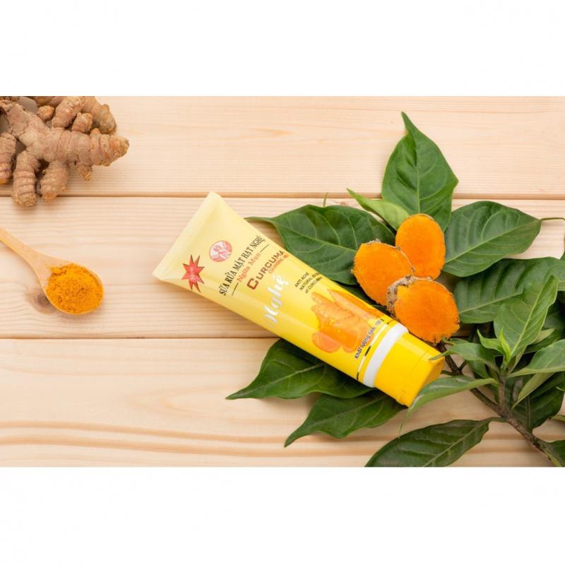 Sữa rửa mặt trị mụn chiết xuất nghệ Thorakao