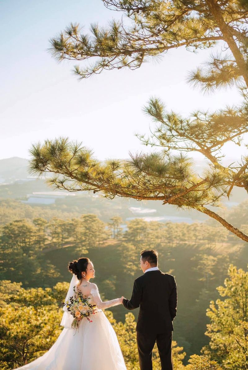 Sunny Tuyết Bridal Studio