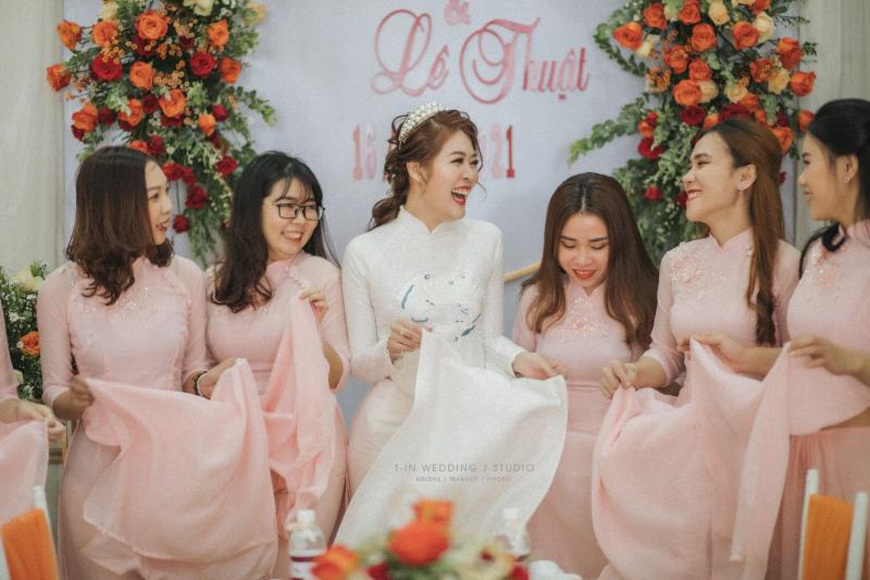T-in Wedding Photography