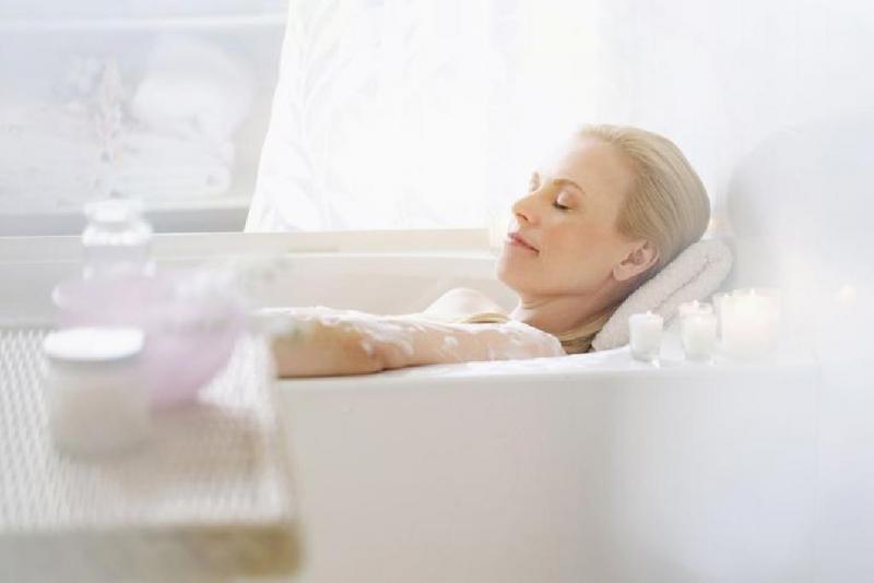 Tắm với muối Epsom để chữa đau xương và khớp