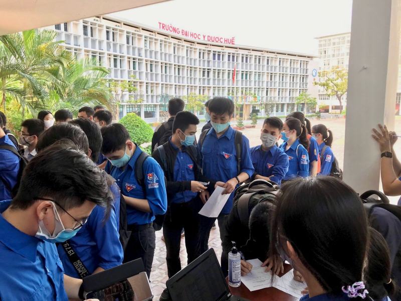 Tham gia tình nguyện chống dịch