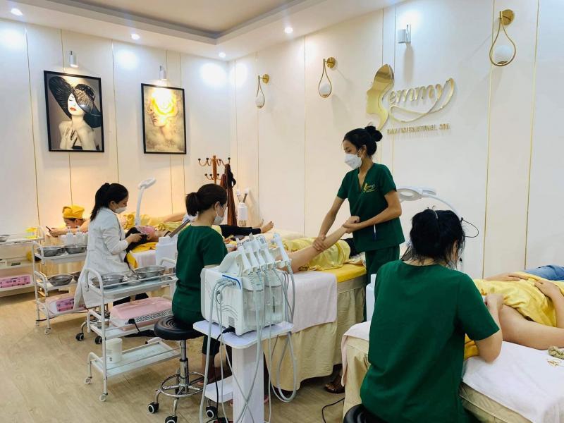 Thẩm Mỹ Quốc Tế Emmy
