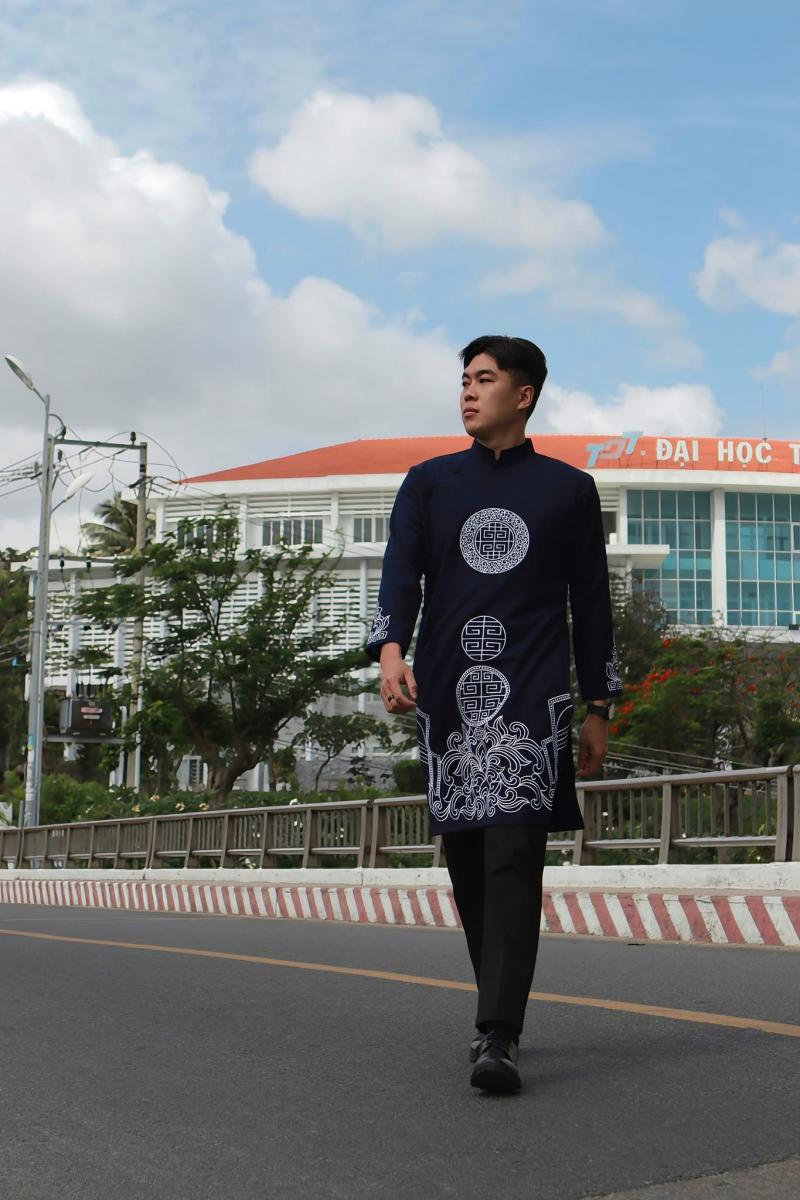 Thầy Đỗ Hoàng Anh Tuấn