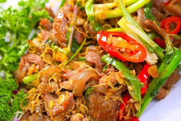 Thịt dê xào lăn