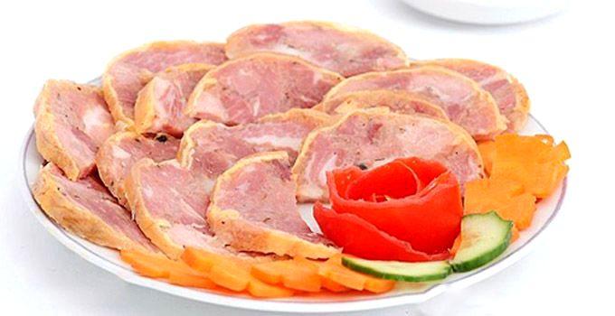 Thịt nguội và xúc xích không tốt cho mẹ bầu