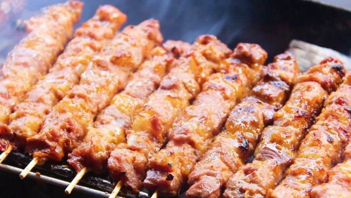 Thịt xiên nướng Xuân Râu, chợ Tam Cờ