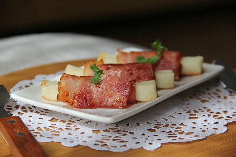 Thịt xông khói cuộn phô mai