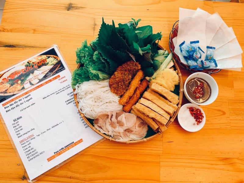 Bún đậu hấp dẫn tại Thơm Rùm Quán