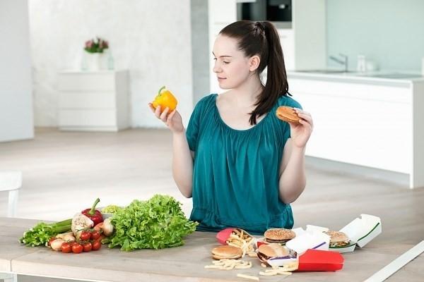 Chế độ dinh dưỡng chính là mối liên hệ mất thiết giữa sức khoẻ và làn da của bạn.