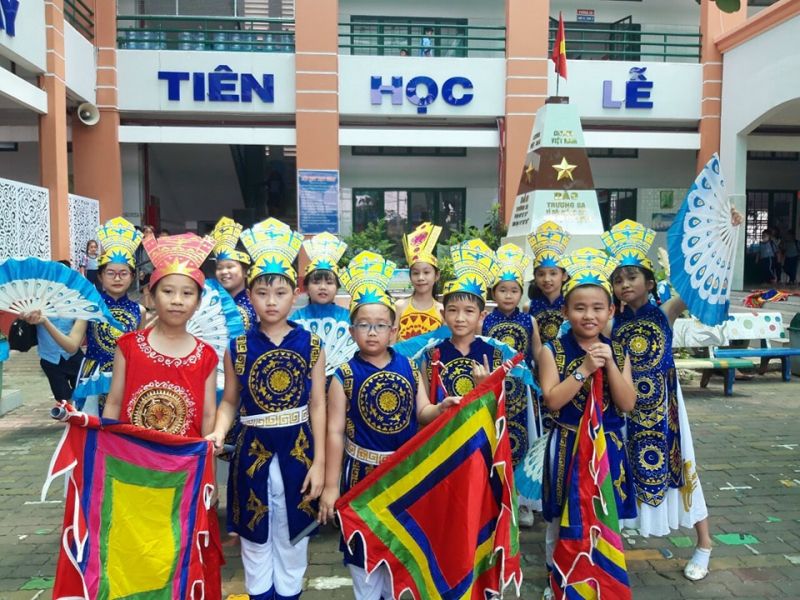 Thuê trang phục biểu diễn Ba Miền