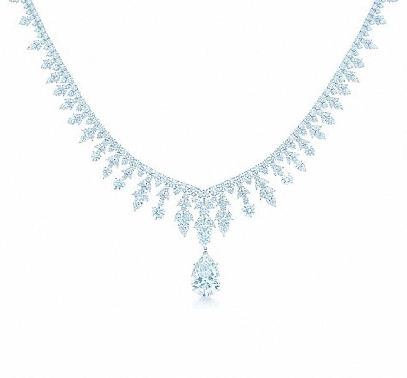 Chiếc vòng kim cương Majestic cuốn hút