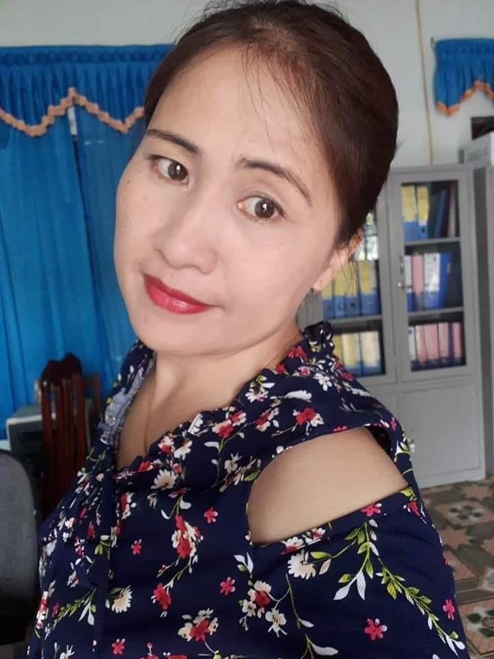 Ảnh chân dung nhà thơ Hồ Thị Hiền