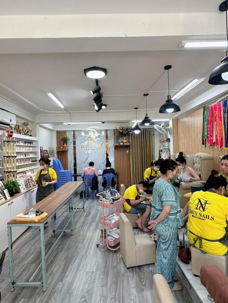 Thuỷ nail