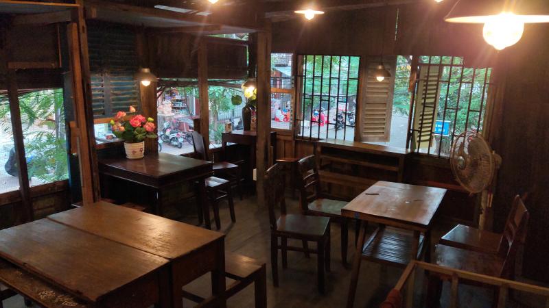 Tiệm cà phê Hạ