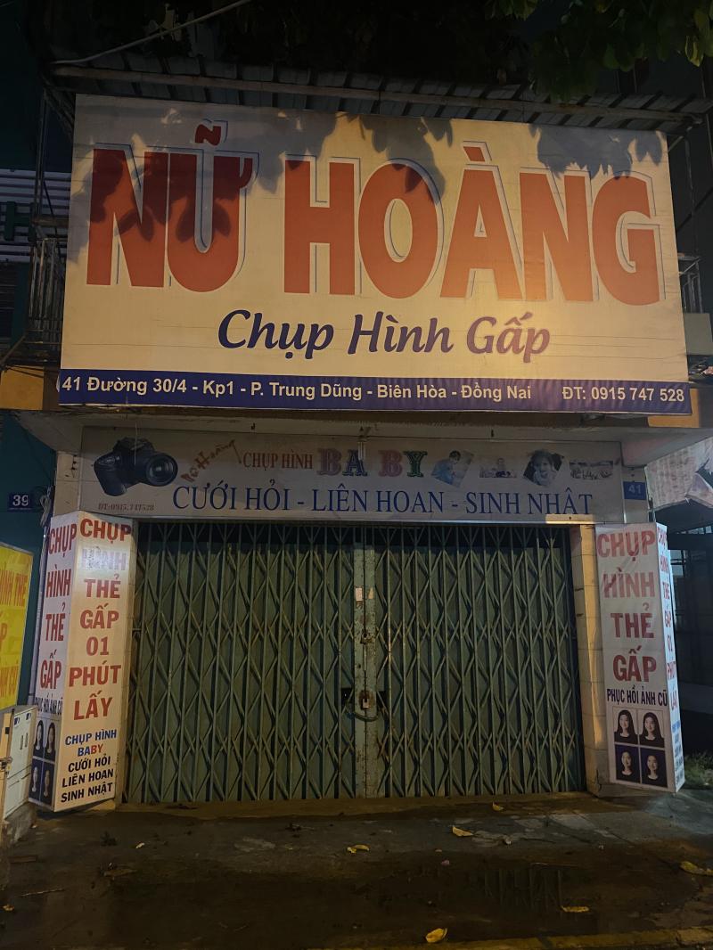 Tiệm Chụp Hình Nữ Hoàng