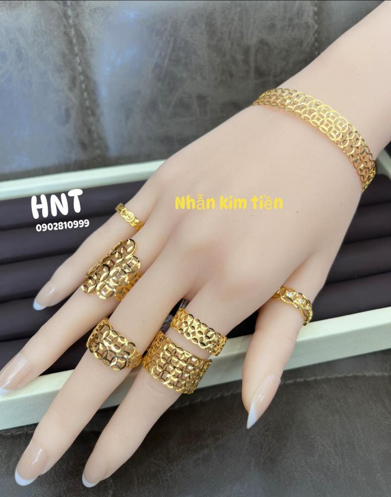 Tiệm vàng Hồng Ngọc Tuyết